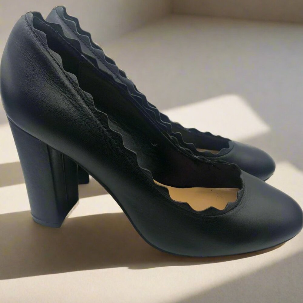 Crown Vintage Willow Scalloped Block Heels Size 8.5